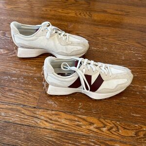 Women’s new balance 327s